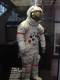 ein faszinierendes austellungsst�ck im space and air museum: eine original mond landung uniform, also eine die wirklich am mond war!