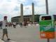 olympiastadion berlin. viele leute aber �berhaupt kein gedr�nge oder anstellen. rechts der m�lleimer im wm design